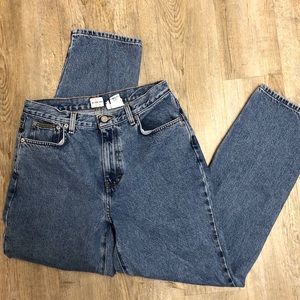 Vintage Calvin Klein easy fit “mom” jeans. Tapered